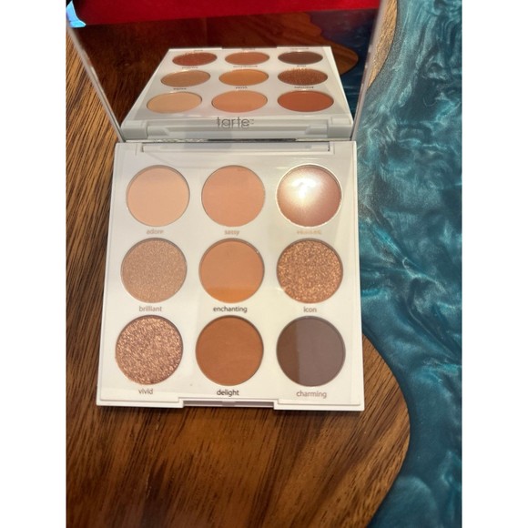 Tarte Amazonian Clay eyeshadow palette - sunrise - Picture 4 of 4